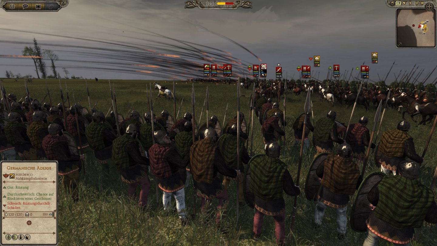 Total War: AttilaUnsere Bogenschützen decken den herannahenden Gegner mit Pfeilen ein, während die Kavallerie zum Angriff übergeht.