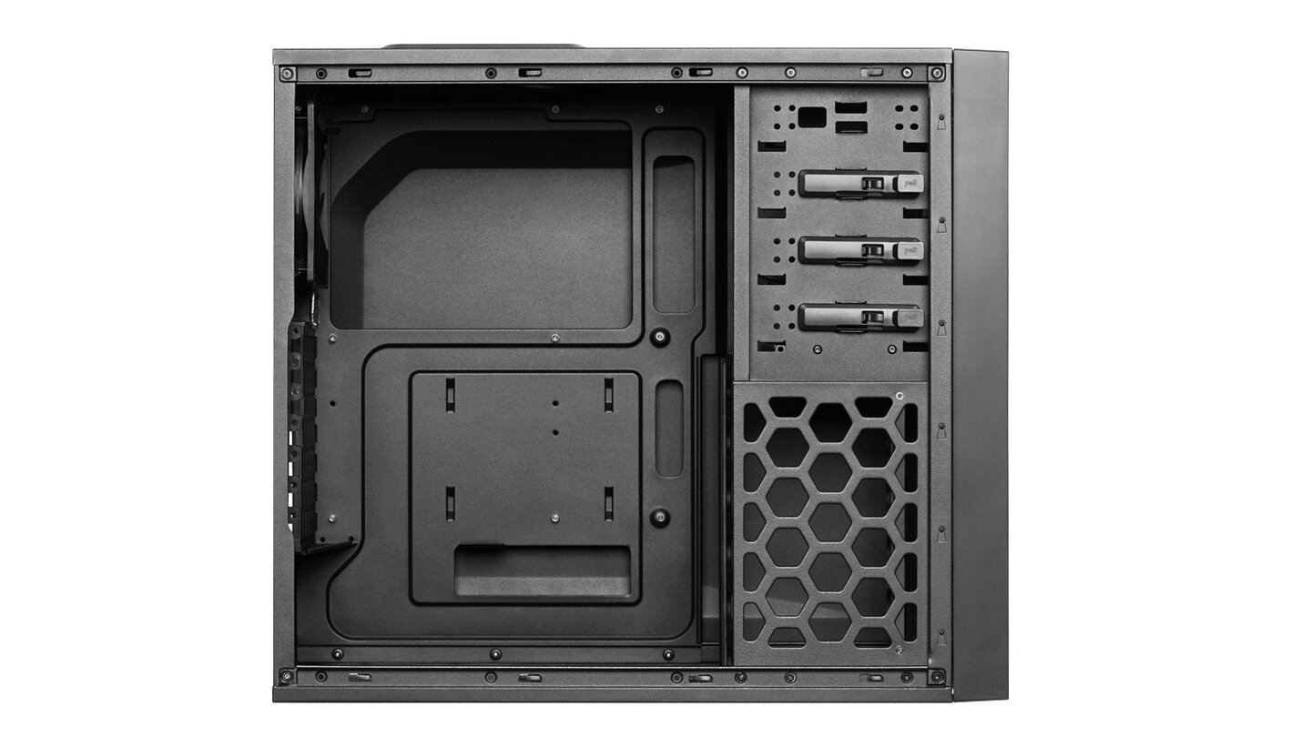 Antec OneDas Gehäuseinnere ist im Gegensatz zum Schwestermodell Antec 300 schwarz lackiert.