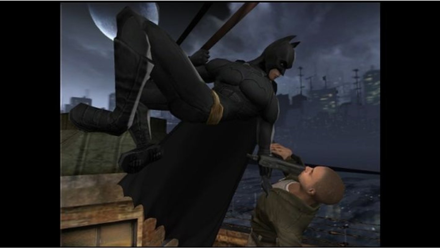 Batman Begins (2005, PS2, Xbox, GC)Die Umsetzung zum ersten Nolan-Film macht vor allem eins richtig: das Batmobil! Die Abschnitte, in denen wir uns hinter das Steuer des schwer gepanzerten Fahrzeugs begeben, sind rasant, lassen sich prima bedienen und vermitteln das Gefühl der Filme. Aber auch andere Aspekte – wie das Verschrecken der Feinde – sind spannende Neuerungen. Für eine Filmumsetzung ist Batman Begins auf PS2, Xbox und Gamecube auf jeden Fall einer der besseren Batman-Auftritte.