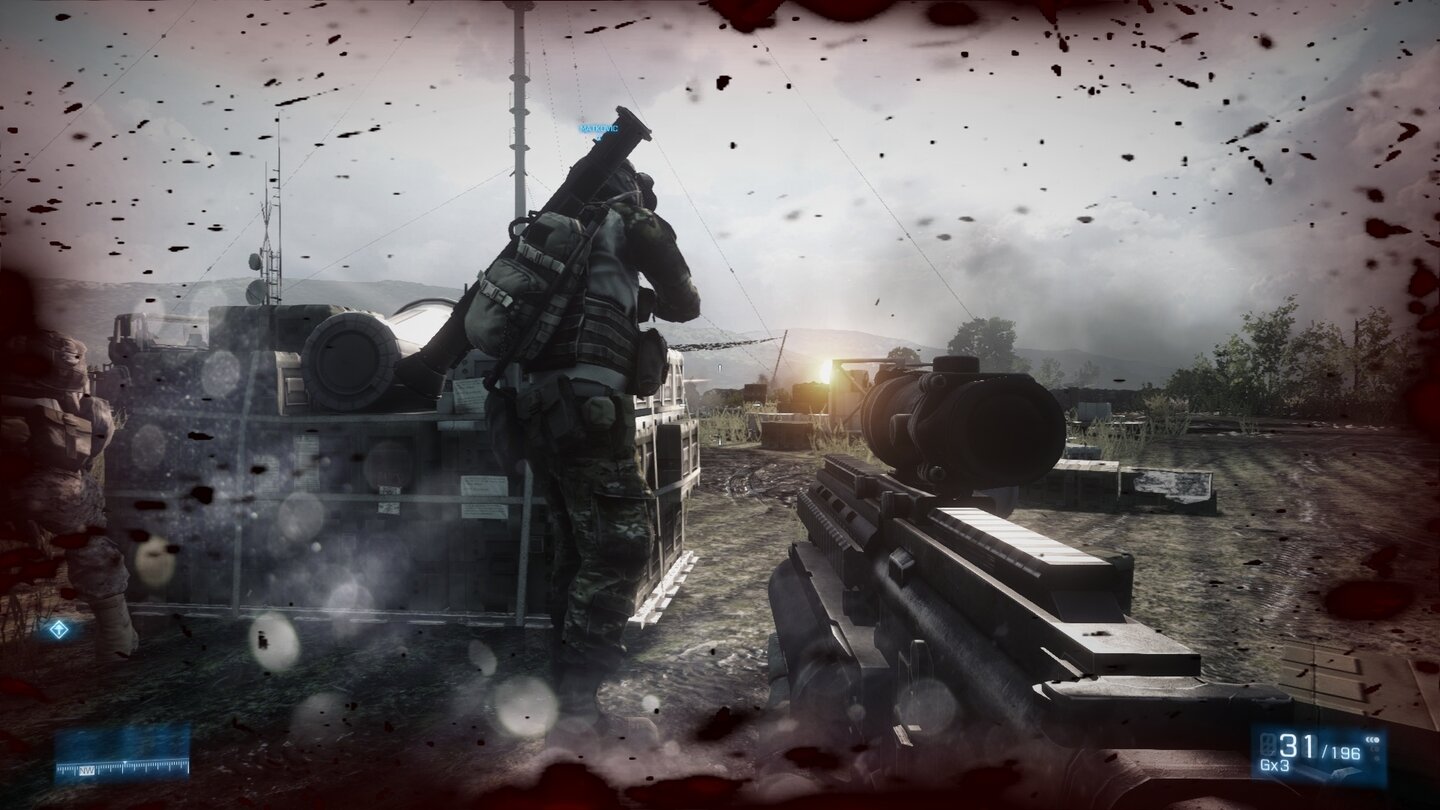 Battlefield 3 - Screenshots aus der Solo-KampagneWenn Blackburn verletzt ist, signalisiert das Spiel unter anderem durch Blutspritzer im Sichtbereich.