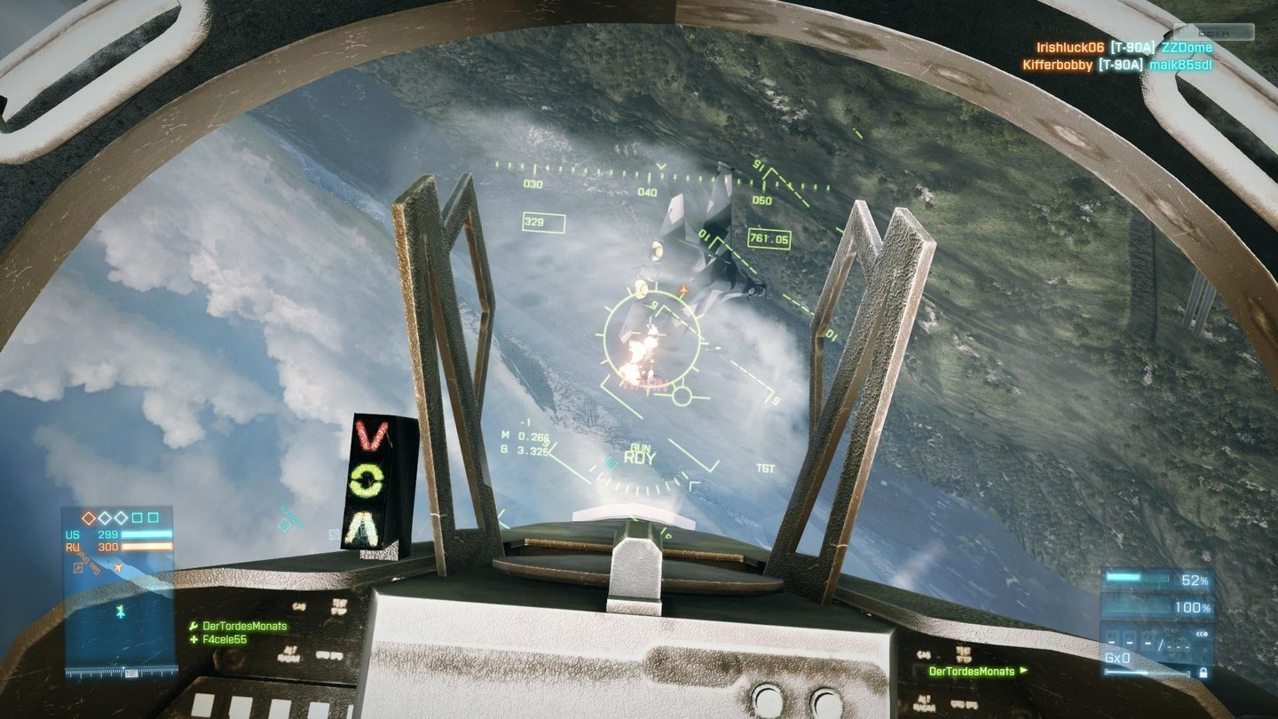 Battlefield 3Sogar mit der Maus lassen sich die Jets problemlos durch verwegenste Manöver lenken.