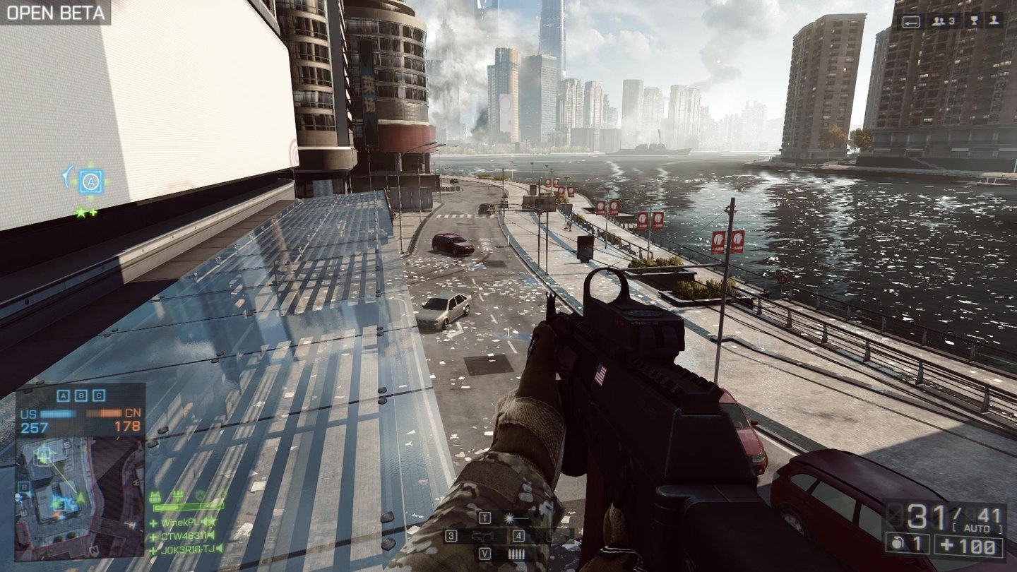 Battlefield 4 - Multiplayer-BetaZwar lässt sich auch dieses Glasdach zerschießen, die Metallstreben schützen uns aber vor einem Absturz.