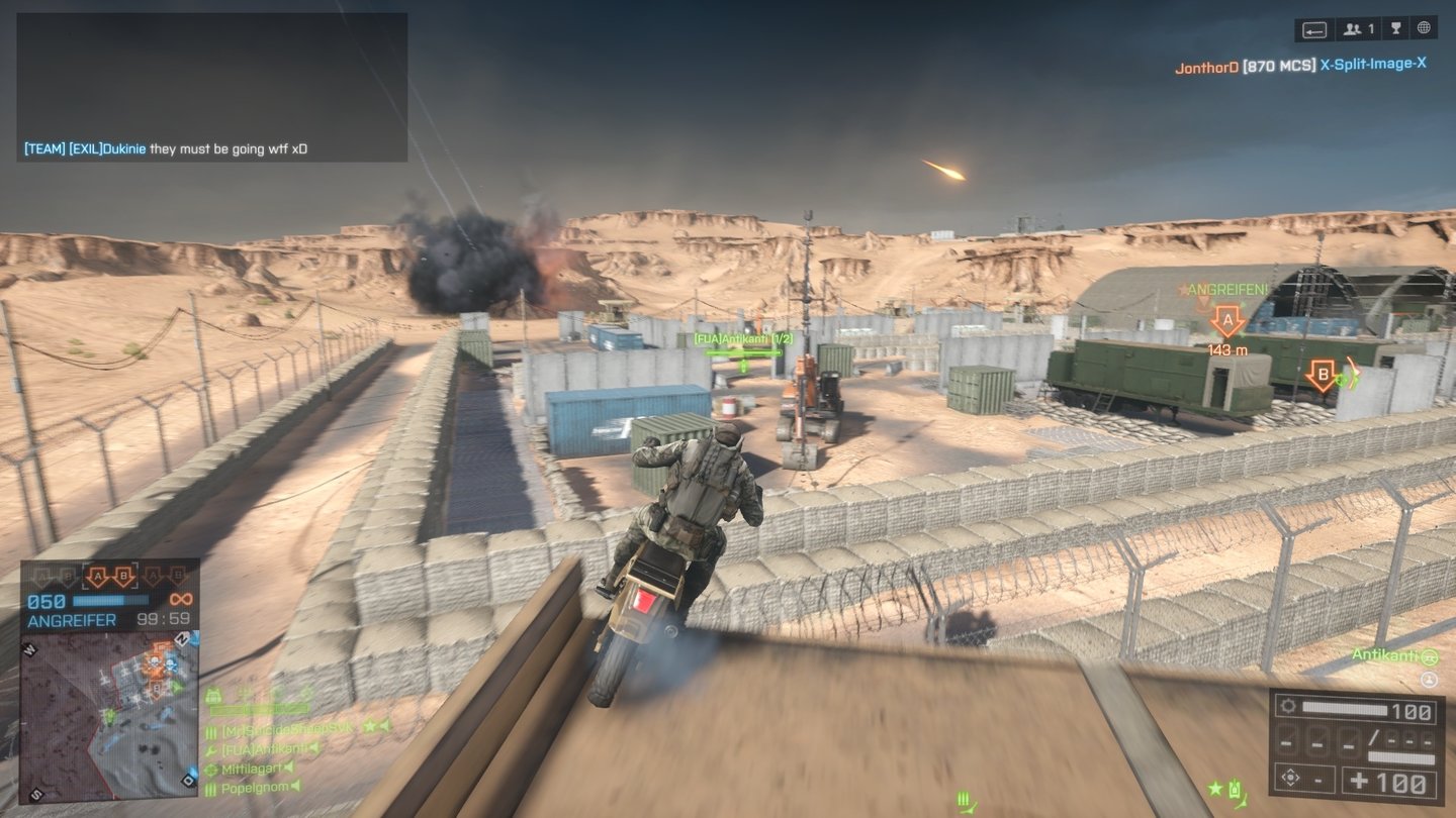 Battlefield 4 - China RisingEndlich gibt's wieder Dirtbikes. Bloß blöd, dass die etwas zu schnell explodieren, wenn wir mal nicht nach der Straßenverkehrsordnung fahren und irgendwo anecken.