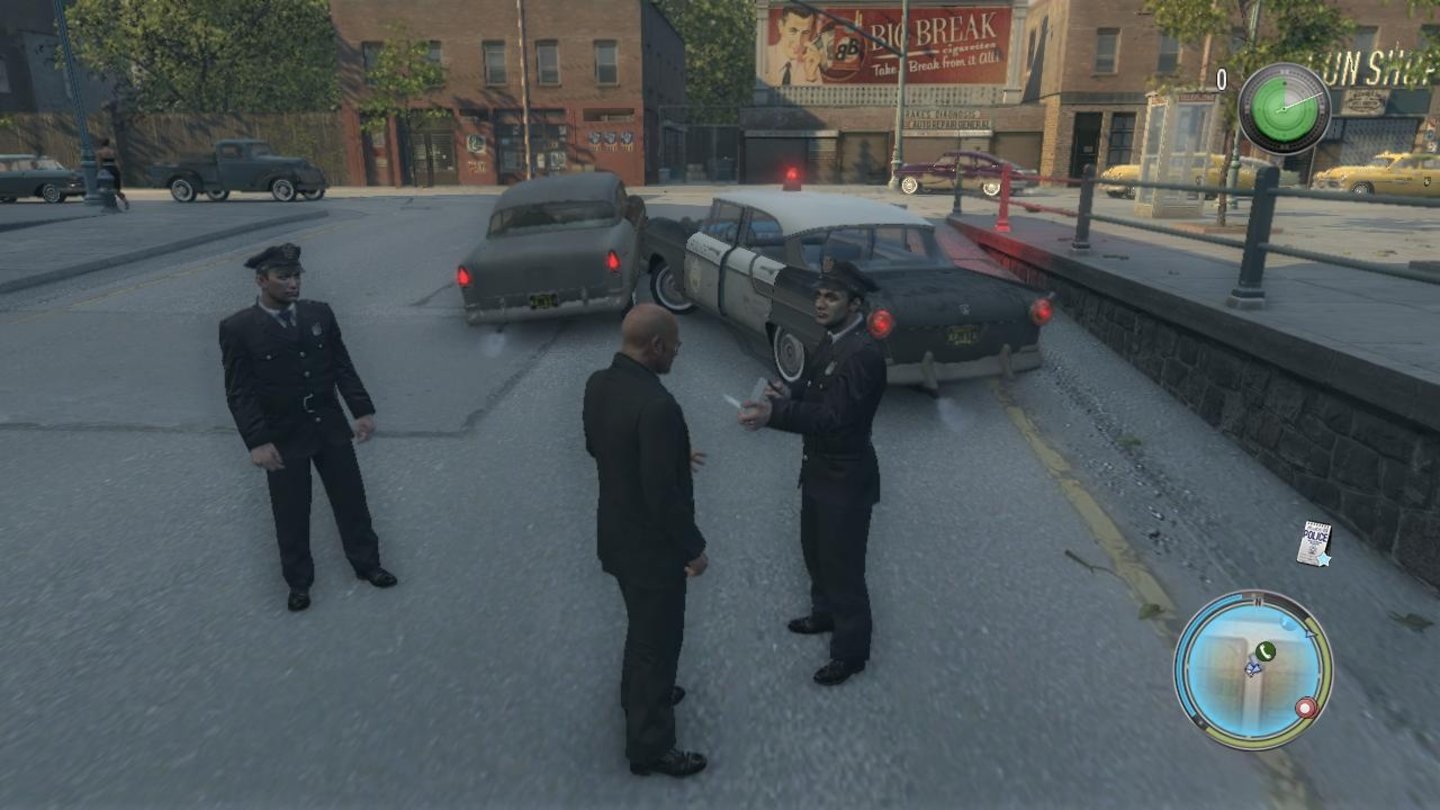 Mafia 2 - Jimmy's VendettaIst eine Polizeistreife in der Nähe heißt es Obacht! Denn für zu schnelles Fahren hagelt es in Jimmy`s Vendetta Strafzettel. Das ist gerade in den zeitbegrenzten Fahrmissionen ein Ärgernis.