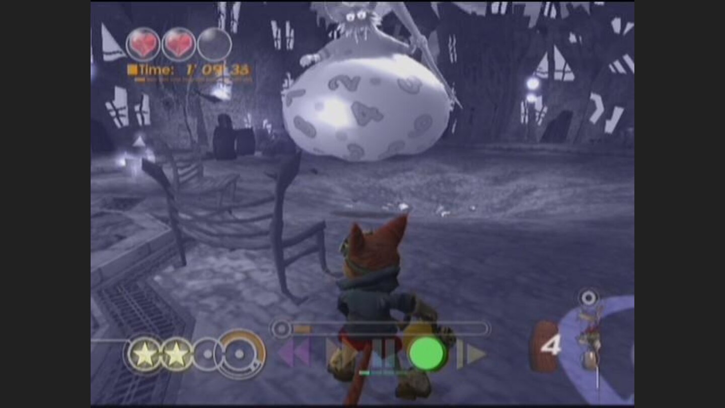 Some bosses are gigantic. The screen is blue because I used a Pause so I can get a clean shot at the boss.