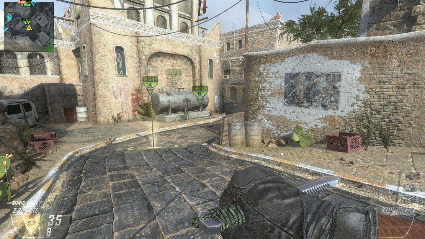 Call of Duty: Black Ops 2 - Multiplayer (PC)Wenn wir keine Sekundärwaffe ausrüsten, laufen wir nur mit einem Messer bewaffnet durch die Gegend.