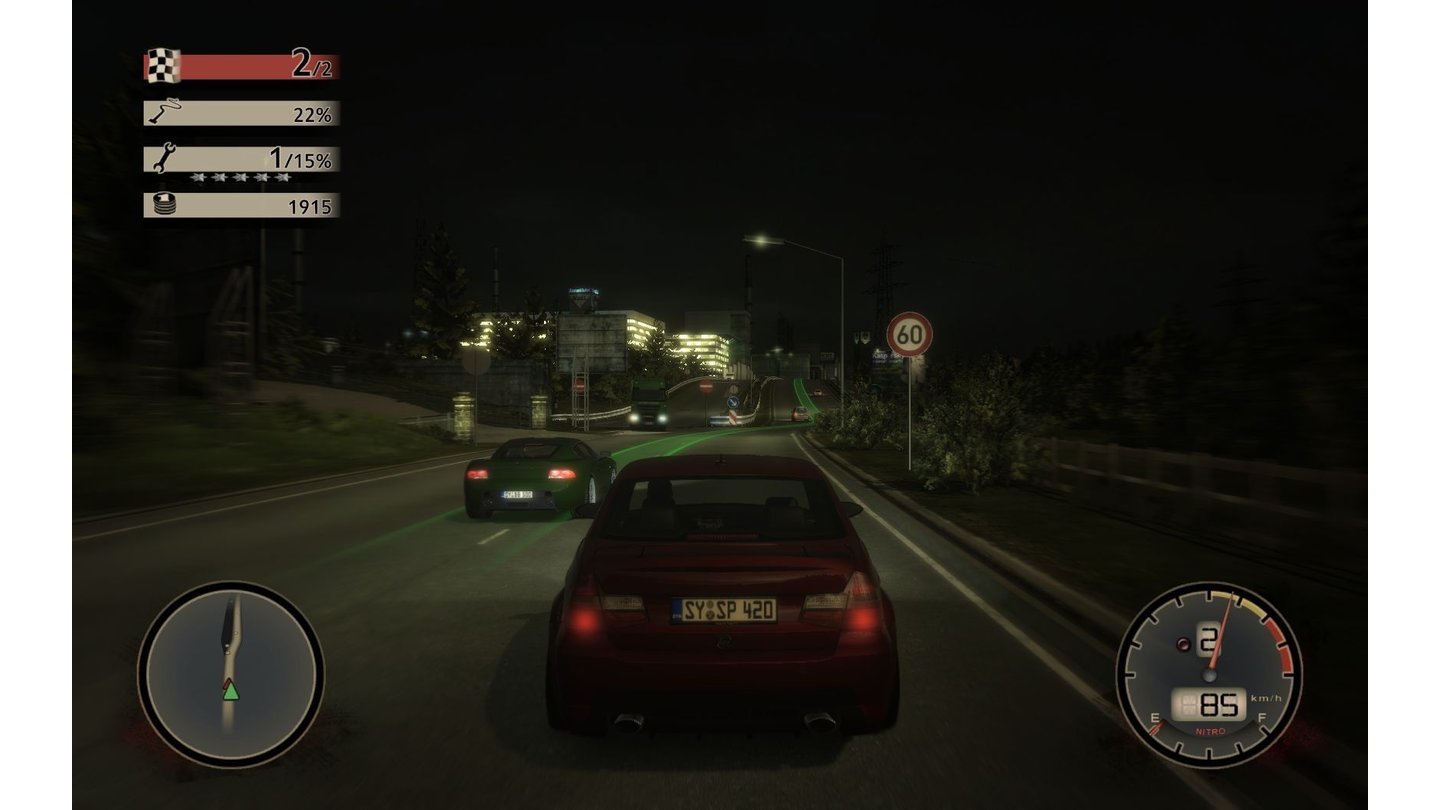 Alarm für Cobra 11 – Highway Nights (2009)
Auch in Highway Nights, das 2009 für den PC und die Xbox 360 erscheint, schlüpfen wir wieder in die Rolle der Ermittler aus der Fernsehserie und befahren die 32km² große Spielwelt mit über 40 Fahrzeugen. Der erstmalige Einsatz von Schusswaffen und der dichte Verkehr auf den virtuellen Straßen sorgen für eine dichte Atmosphäre, der fehlende Mutliplayer-Modus (nur Splitscreen) und die schlechte Inszenierung der Story sind jedoch Negativpunkte.