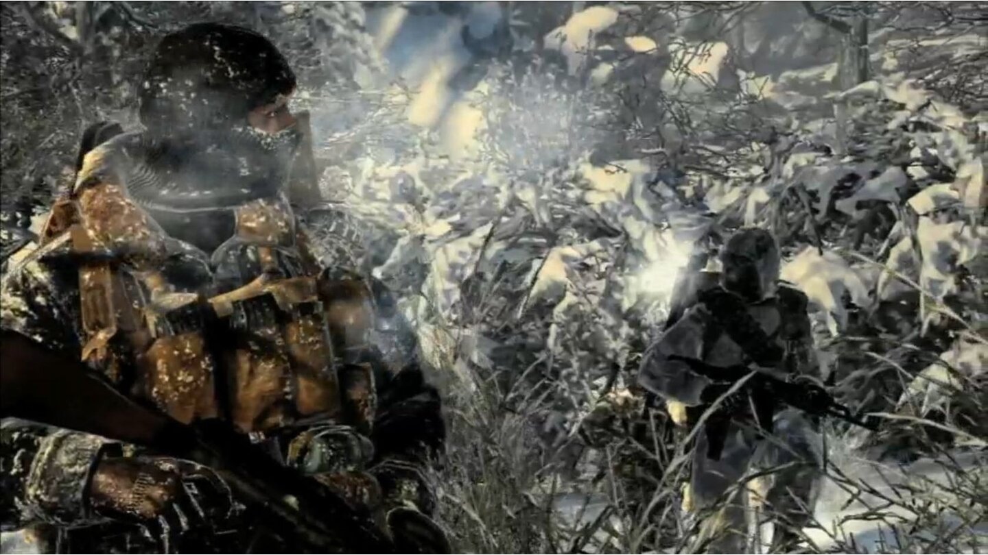 Kampf in Eis und Schnee, ganz wie in Modern Warfare 2. Die Waffen im Bild machen es schwer, die Szene zeitlich einzuordnen: Das Kalaschnikow-Sturmgewehr ist seit Jahrzehnten weit verbreitet.