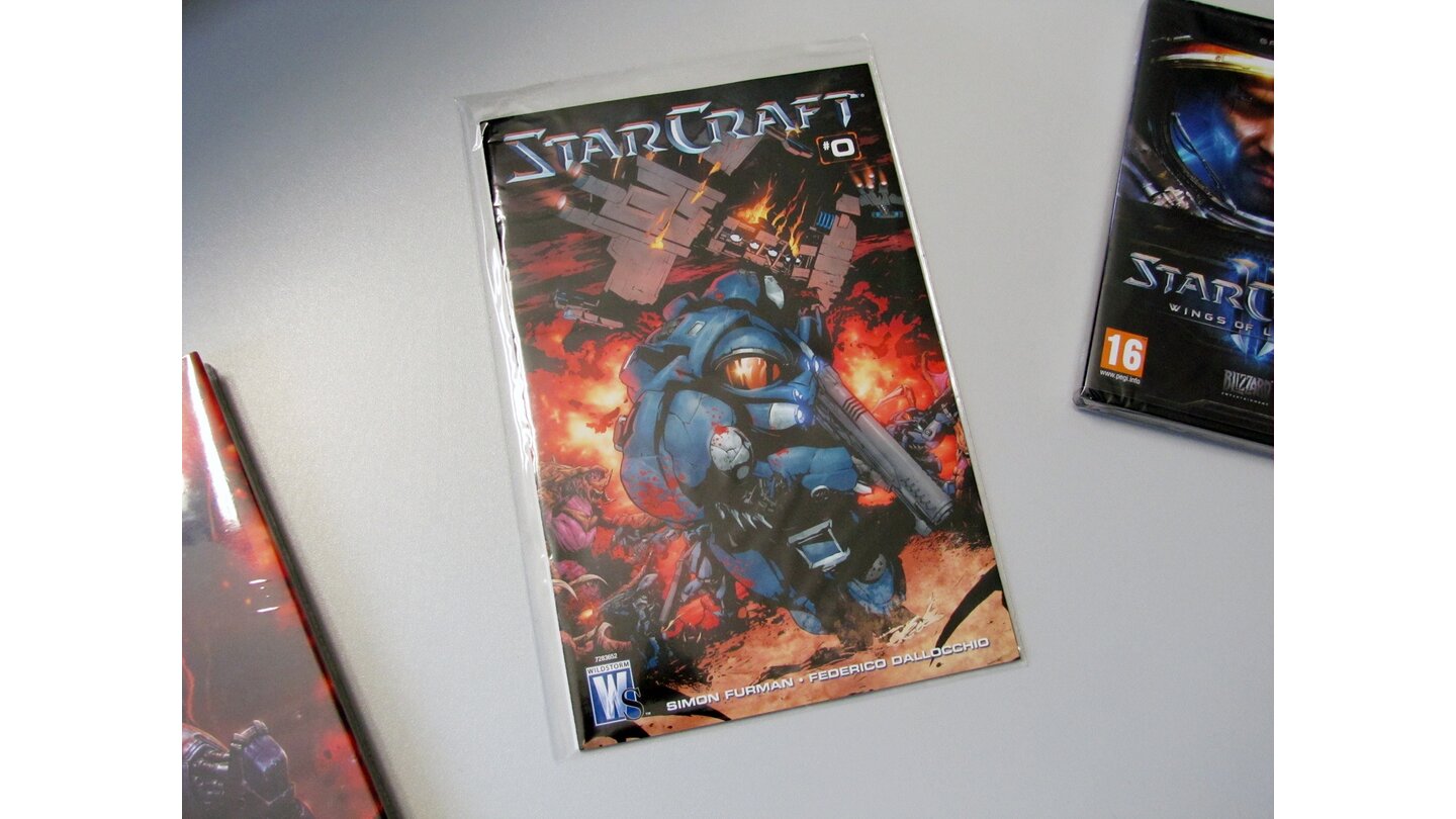 Collector's Edition von StarCraft 2 ausgepacktEbenfalls in der Packung befindet sich die #0-Ausgabe von Wild Storms StarCraft-Comic.