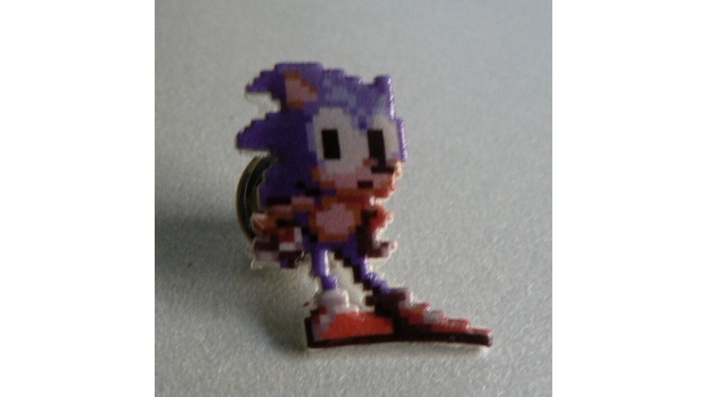 Sonic ist als Ansteck-Pin nicht alleine.