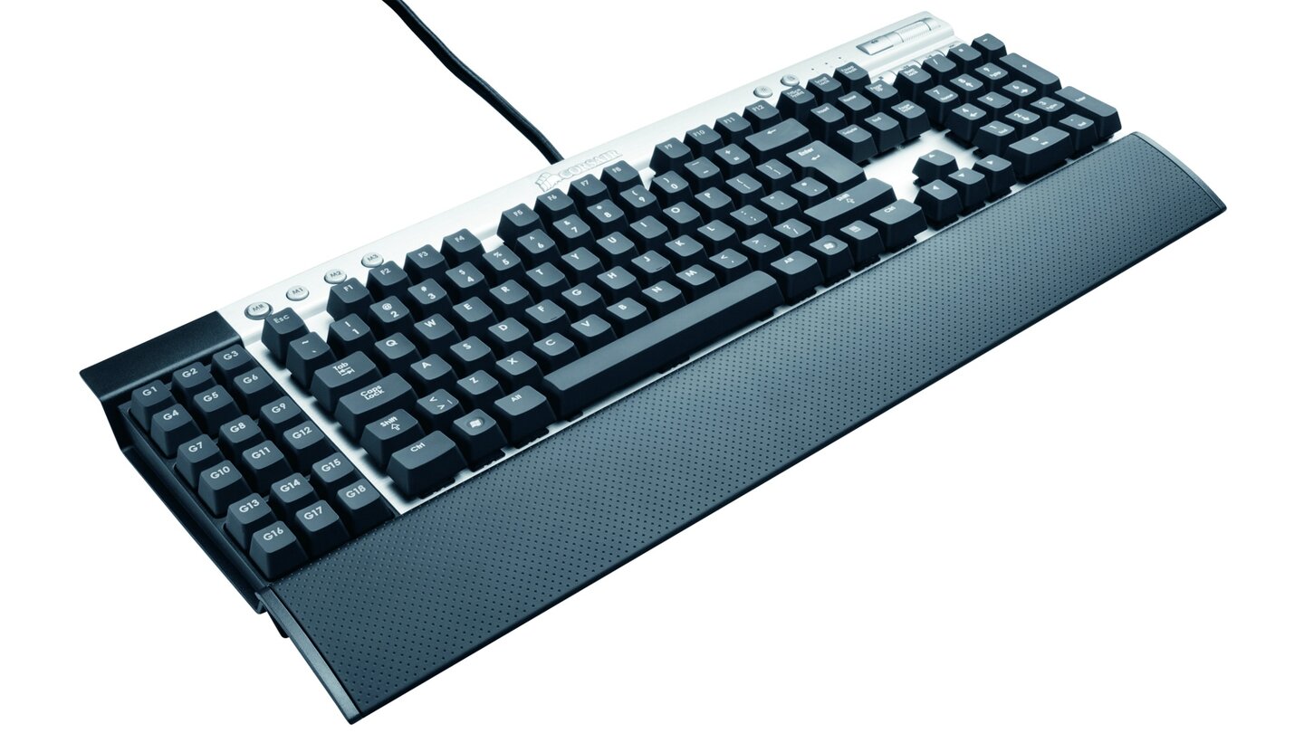 Durch das Aluminiumgehäuse macht die Corsair Vengeance K90 einen eleganten Eindruck.