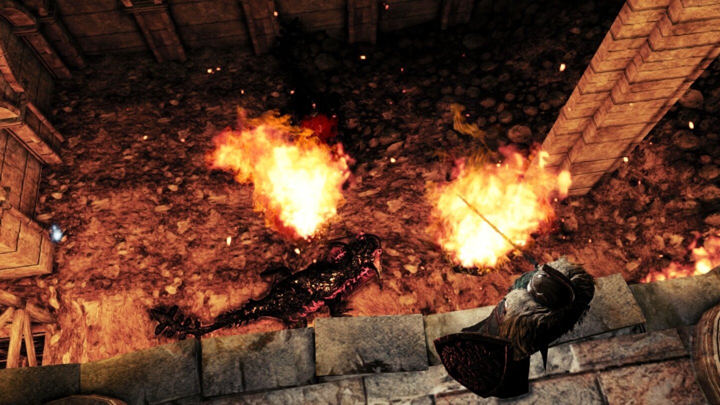 Dark Souls 2Noch einen Schritt weiter und der Held ändert als Braten für diese Feuerwesen. Wer nicht aufpasst, tappt ständig in solche Fallen.