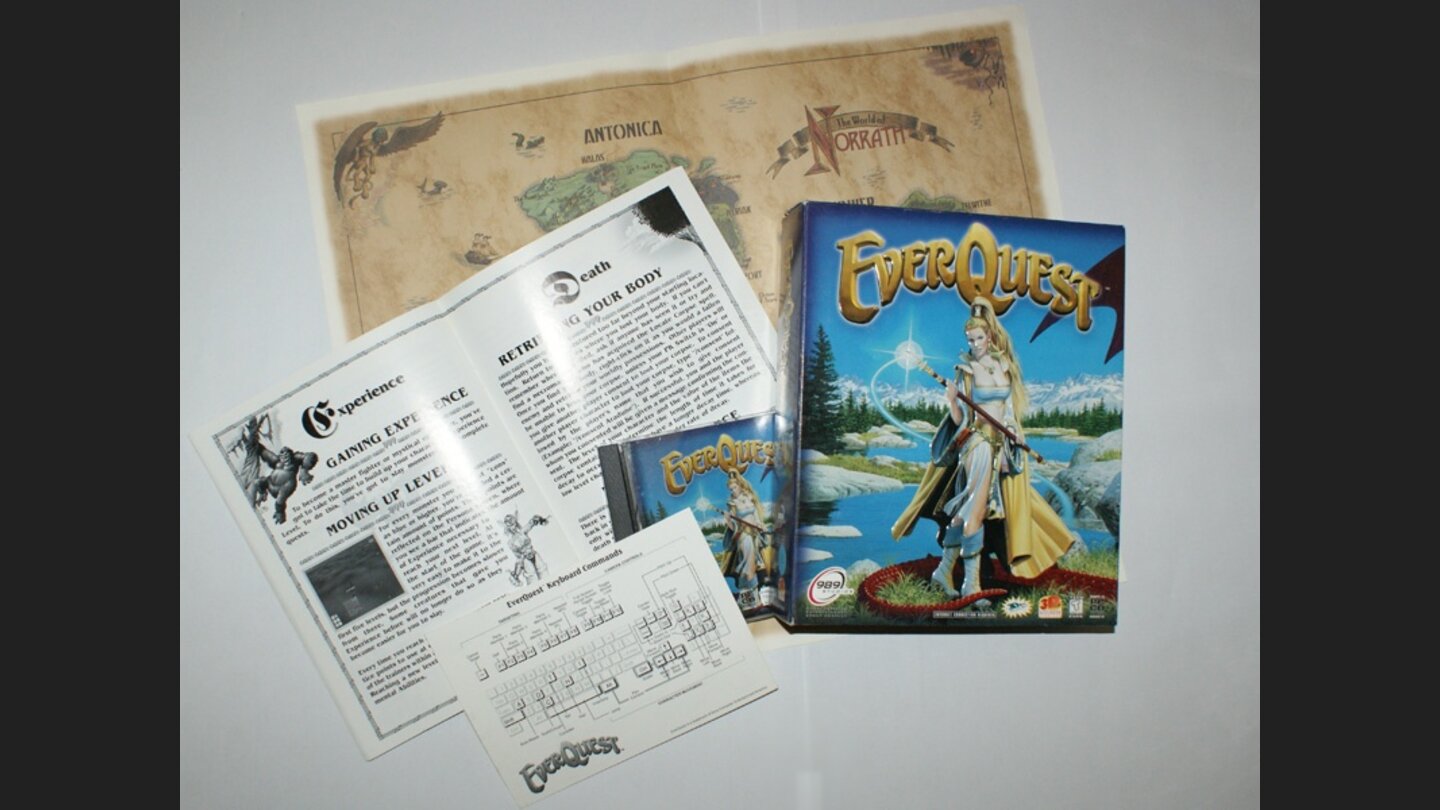 Das allererste Everquest kam mit Norrath-Karte, detailiertem Handbuch und Tastatur-Kürzel-Übersicht daher.