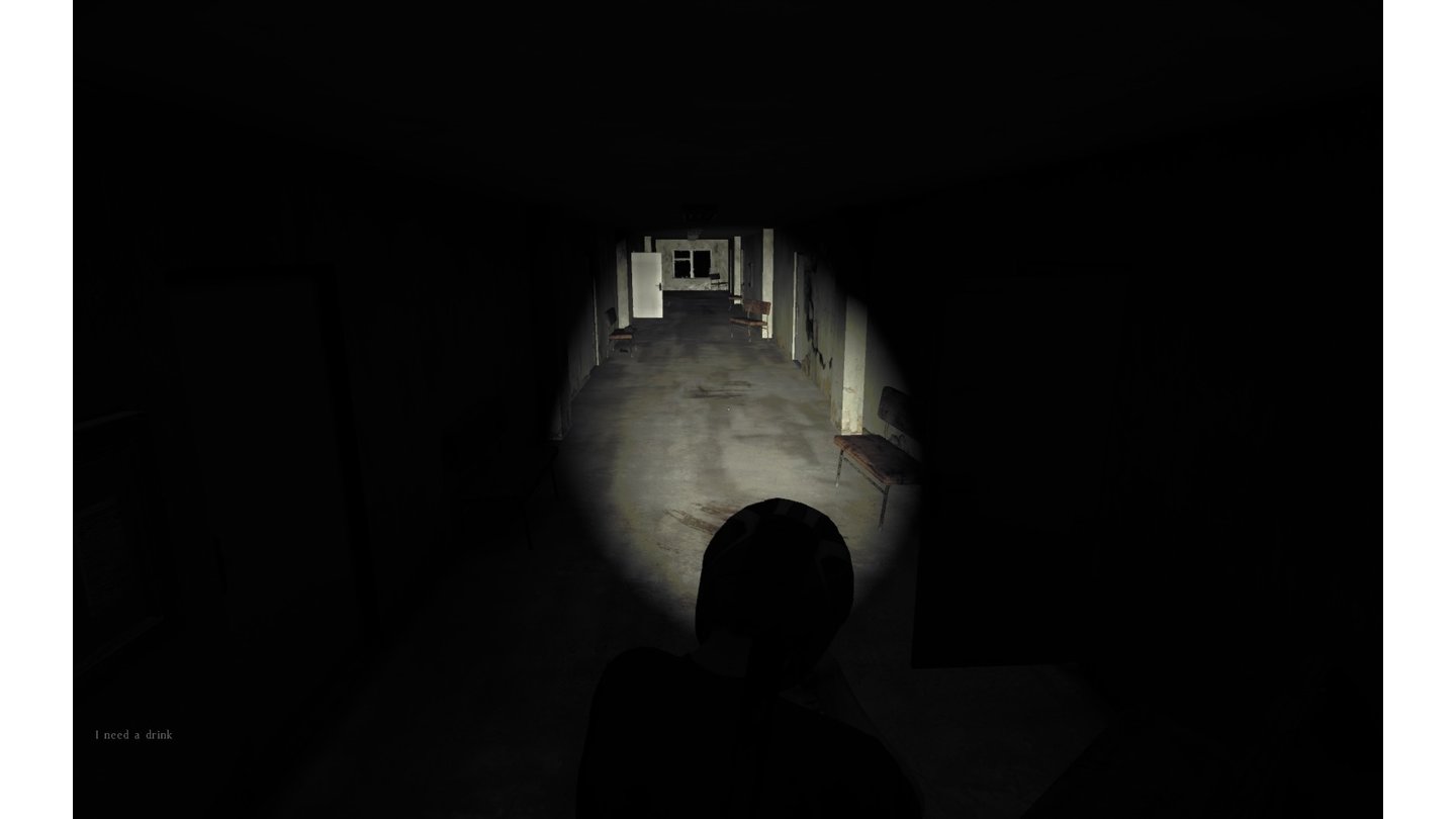 DayZ-Stand-AloneIn den dunklen Gängen eines verlassenen Militär-Gebäudes nördlich von Kamenka kommt im Schein der Taschenlampe echtes Horror-Feeling auf.