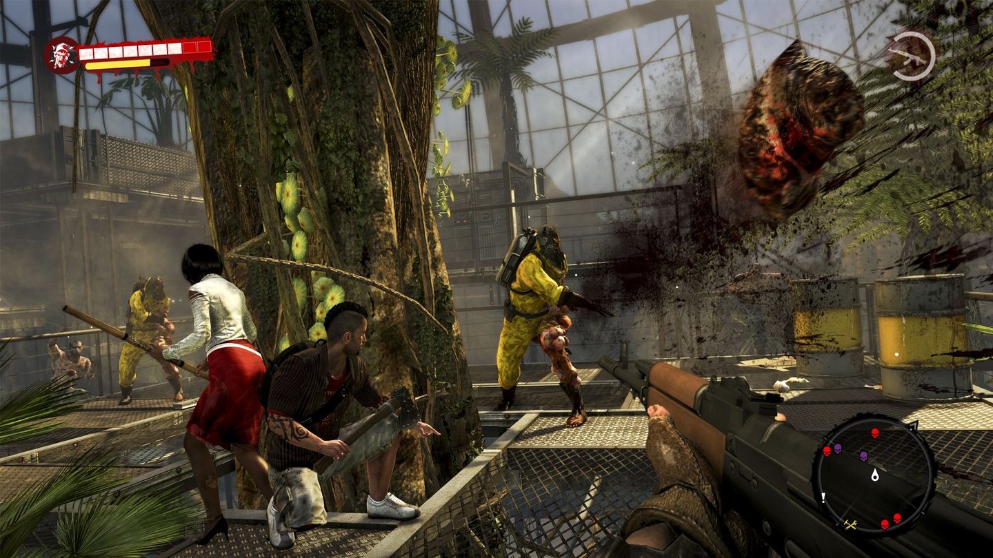 Dead Island: RiptideAuch in Riptide gibt es wieder besondere Spezial-Zombies: Diese Ex-Seuchenschutz-Mitarbeiter werfen mit verseuchtem Hackfleisch nach den Überlebenden.