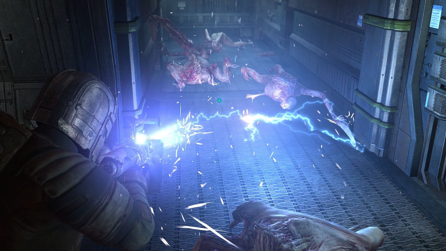 Dead Space 2Im alternativen Feuermodus elektrifizieren wir die Speere des Harpunenwerfers. Das erzeugt Flächenschaden.