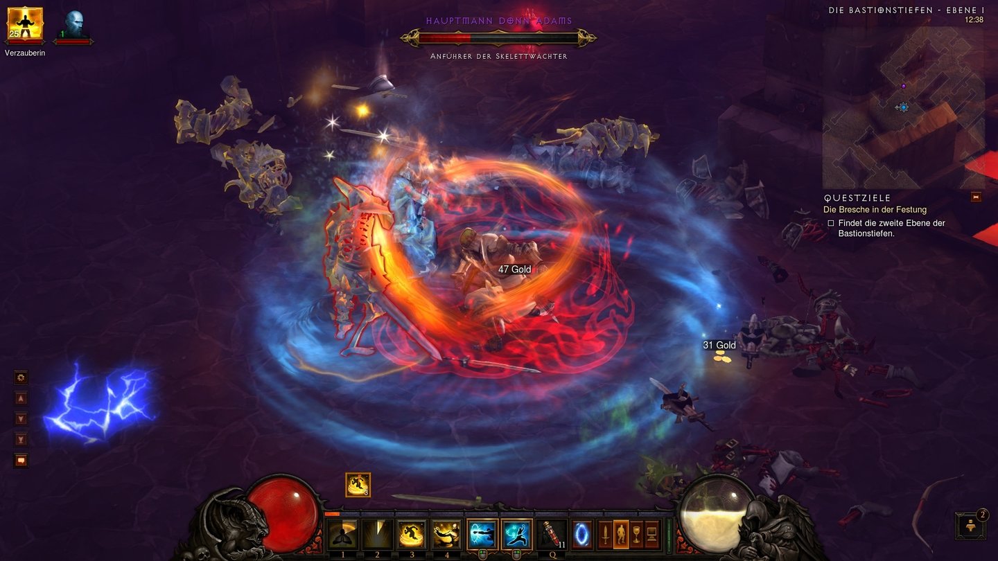Diablo 3Mit einem Rundumschlag entledigt sich der Mönch seiner Gegner.