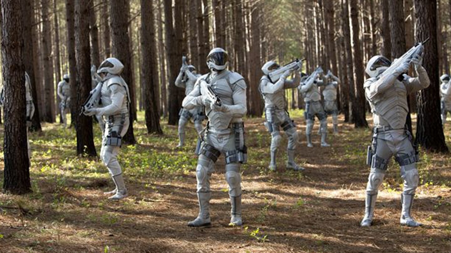 Die Tribute von Panem: Mockingjay - Teil 1Die Armee des Kapitols bekommt die Macht der Rebellen am eigenen Leib zu spüren.