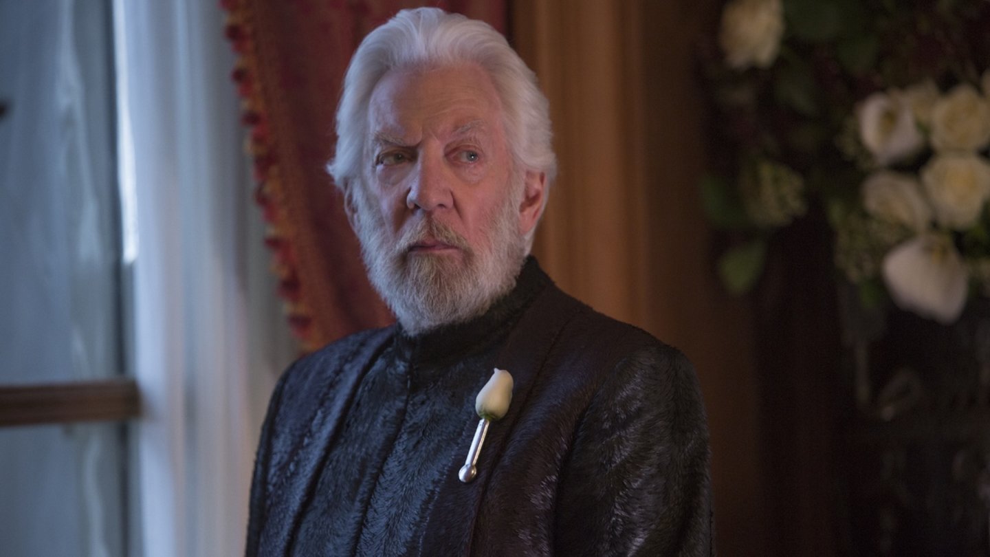 Die Tribute von Panem - Mockingjay Teil 2Die einzige Charakterstudie neben Katniss bietet Präsident Snow (Donald Sutherland) – wir hätten uns mehr gewünscht.