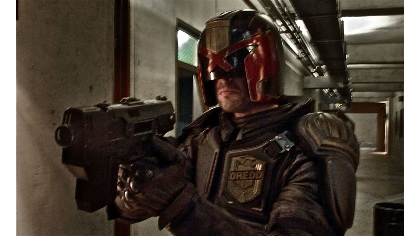 Dredd 3DDaran sollte man sich gewöhnen – Dredd ist den ganzen Film über mies gelaunt.