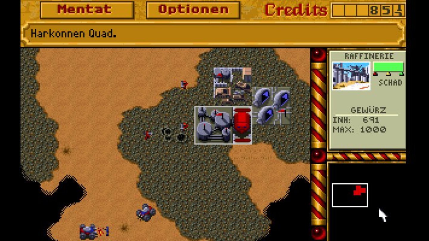 46. Dune 2: Battle for Arrakis (1992)
Westwoods Dune 2 gilt als Großvater des RTS-Genres. Während in anderen Spielen dieser Zeit Entscheidungen Zug für Zug getroffen wurden, konnte der Spieler hier den Konflikt zwischen den Häusern Atreides, Harkonnen und Ordos in Echtzeit erleben. Den Einheiten gab man mit der Maus Befehle, die ohne Wartezeit umgesetzt wurden. So entstanden mit wenigen Klicks Basen zum Ressourcen-Abbau. Eine echte Neuheit!