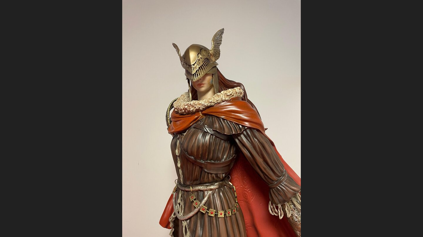 Als Dankeschön für unsere Plus-User: Gewinnt eine riesige Elden Ring Statue