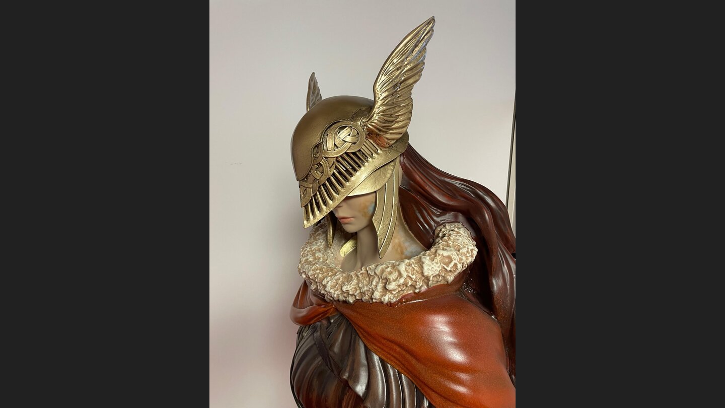 Als Dankeschön für unsere Plus-User: Gewinnt eine riesige Elden Ring Statue