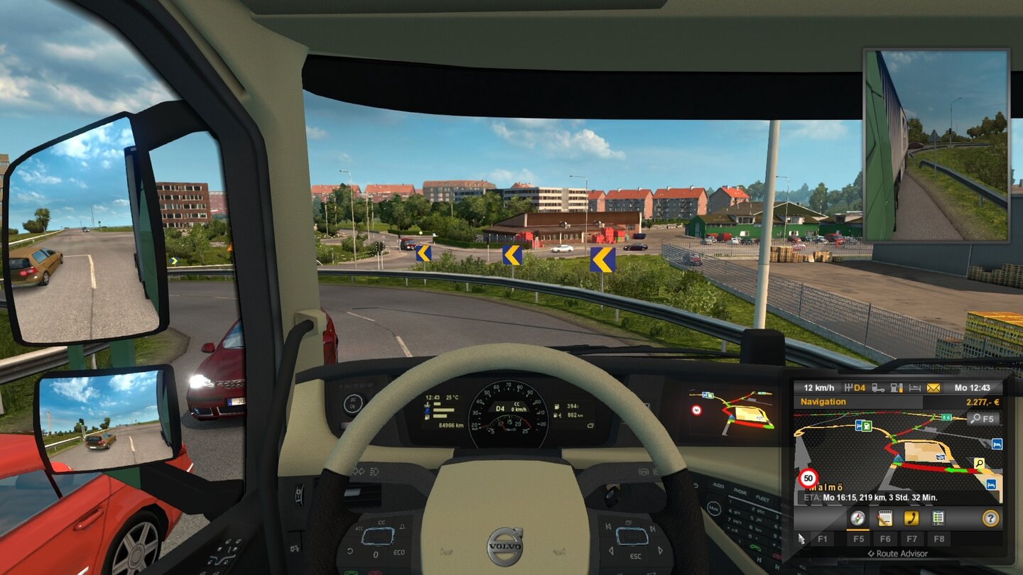 Euro Truck Simulator 2 Titanium-EditionJetzt bloß nicht anecken: Bevor’s auf die beschaulichen Landstraßen geht, winden wir uns durch Malmös Vororte.
