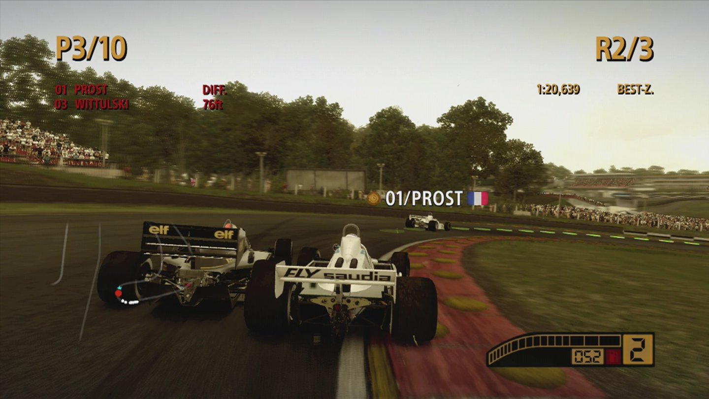 F1 2013 - Screenshots der Konsolen-VersionDie Klassik-Karren steuern sich schwerfälliger, als die aktuellen. Macht trotzdem riesig Spaß!