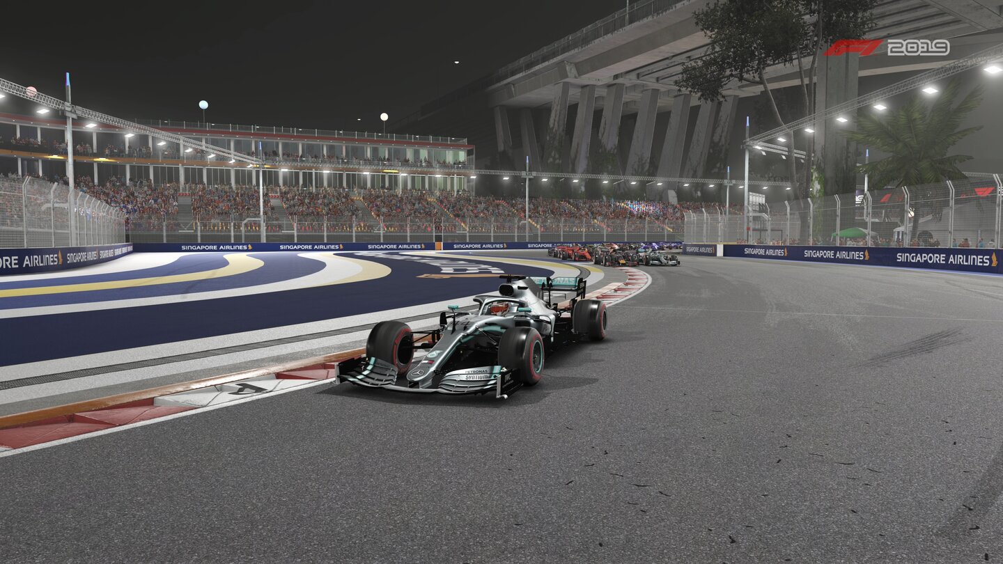 F1 2019Die Beleuchtung bei Nachtrennen ist gut gelungen. So machen Kurse wie Singapur gleich doppelt Spaß.