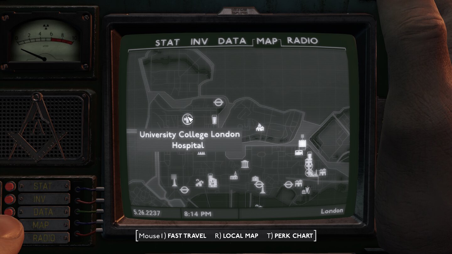 Fallout London Cutethulhu 11 - University College London Hospital: Das Krankenhaus »University College London Hospital« befindet sich im oberen linken Quadranten der Karte. Das Gebäude erkennt ihr sowohl an seiner massiven Größe als auch seinen krankenhaustypischen Doppeltüren.
