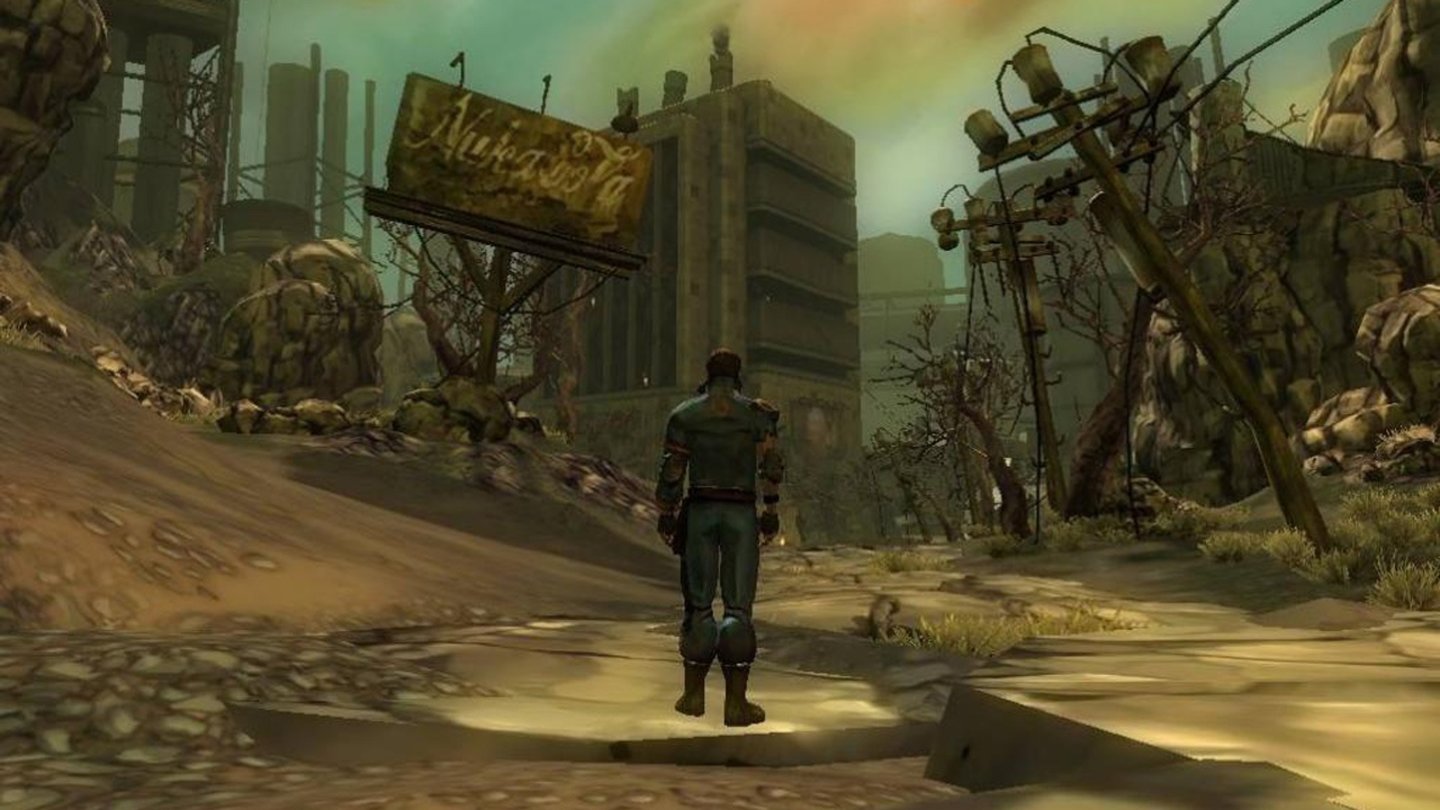 Fallout Online (eingestellt)Beim Verkauf der Fallout-Lizenz für 5,75 Millionen US-Dollar an Bethesda sichert sich Interplay Ende 2006 im Gegenzug das Recht, ein Fallout Online zu entwickeln. Finanziert mit dem Lizenzerlös und unter dem Arbeitstitel »Project V13« beginnen auch tatsächlich die Arbeiten am MMO. Darin soll man einen Menschen oder einen Mutanten spielen, der im Spiel eine eigene Kolonie besitzt. Die soll man dann wie in einem Aufbauspiel mit zusätzlichen Gebäuden erweitern können. Zudem darf man in der Spielwelt NPC-Überlebende als Arbeitskräfte anheuern und durch erfüllte Quests die Kolonie weiter stärken.
2009 wirft Bethesda Interplay jedoch Vertragsbruch vor, ein jahrelanger Gerichtsstreit folgt. Anfang 2012 bezahlt Bethesda schließlich zwei Millionen Dollar für die Rechte am Fallout-MMO, Interplay steht ohne Lizenz da, deutet jedoch an, das Online-Abenteuer trotzdem zu entwickeln, nur eben unter anderem Namen. Eigens dafür werden auch die Black Isle Studios neu gegründet, bis Mitte 2015 (Stand des Artikels) hat man von Project V13 aber nichts mehr gehört.