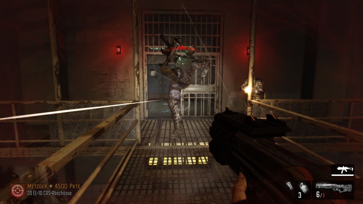 F.E.A.R. 3 - ShotgunDas Schrotgewehr holt Gegner schon mal von den Füßen …