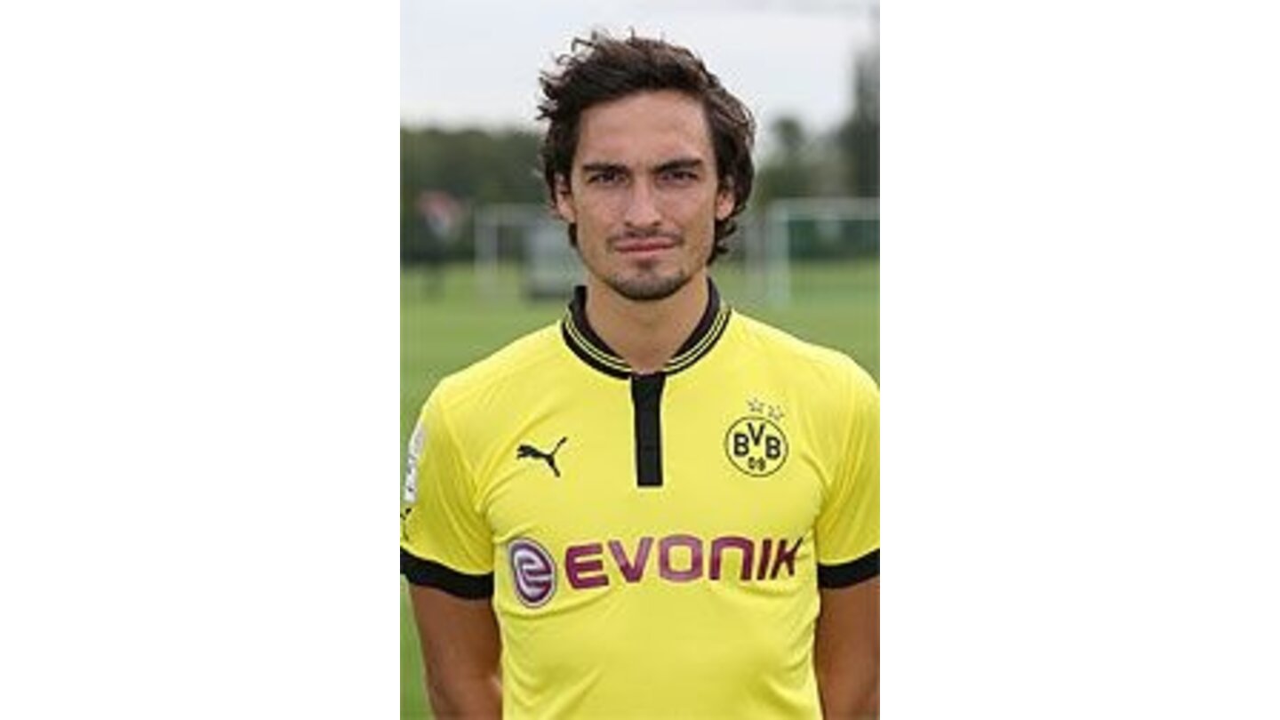 Gesichtervergleich: FIFA 13 gegen Original-FotosMats HUmmels (Borussia Dortmund) in echt