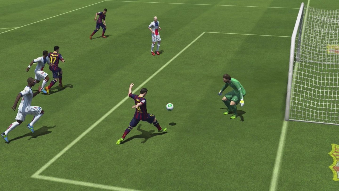 FIFA 14 - Screenshots aus der Version für PS3 und Xbox 360Ein Spitzenspieler wie Xavi macht auch unmögliche Bälle rein.