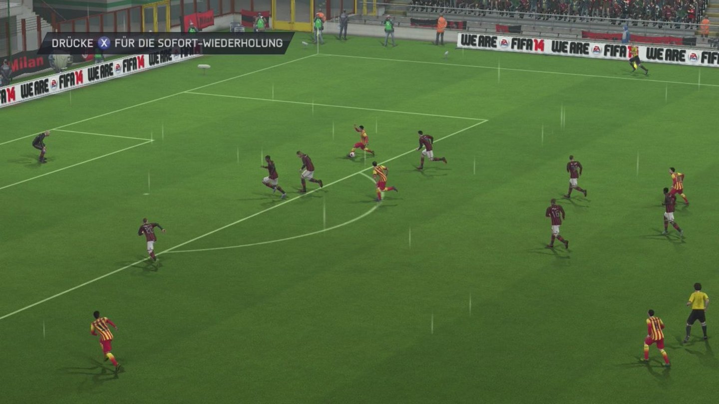 FIFA 14 - Screenshots aus der Version für PS3 und Xbox 360Obwohl die Geschwindigkeit runtergeschraubt wurde, sind Geschwindigkeitswechsel mehr zu spüren.