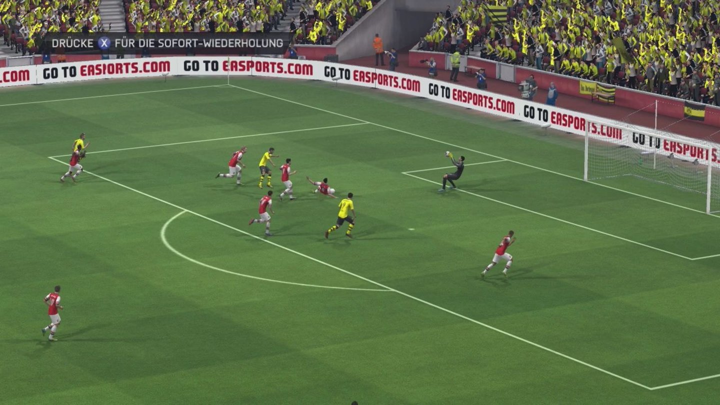 FIFA 14 - Screenshots aus der Version für PS3 und Xbox 360Torhüter-KI: Die Schlussmänner sind intelligenter geworden.