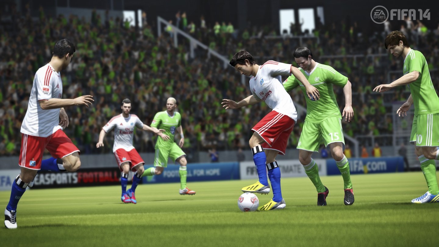 FIFA 14Bälle lassen sich nun leichter behaupten, Gegenspieler leichter auf Distanz halten.