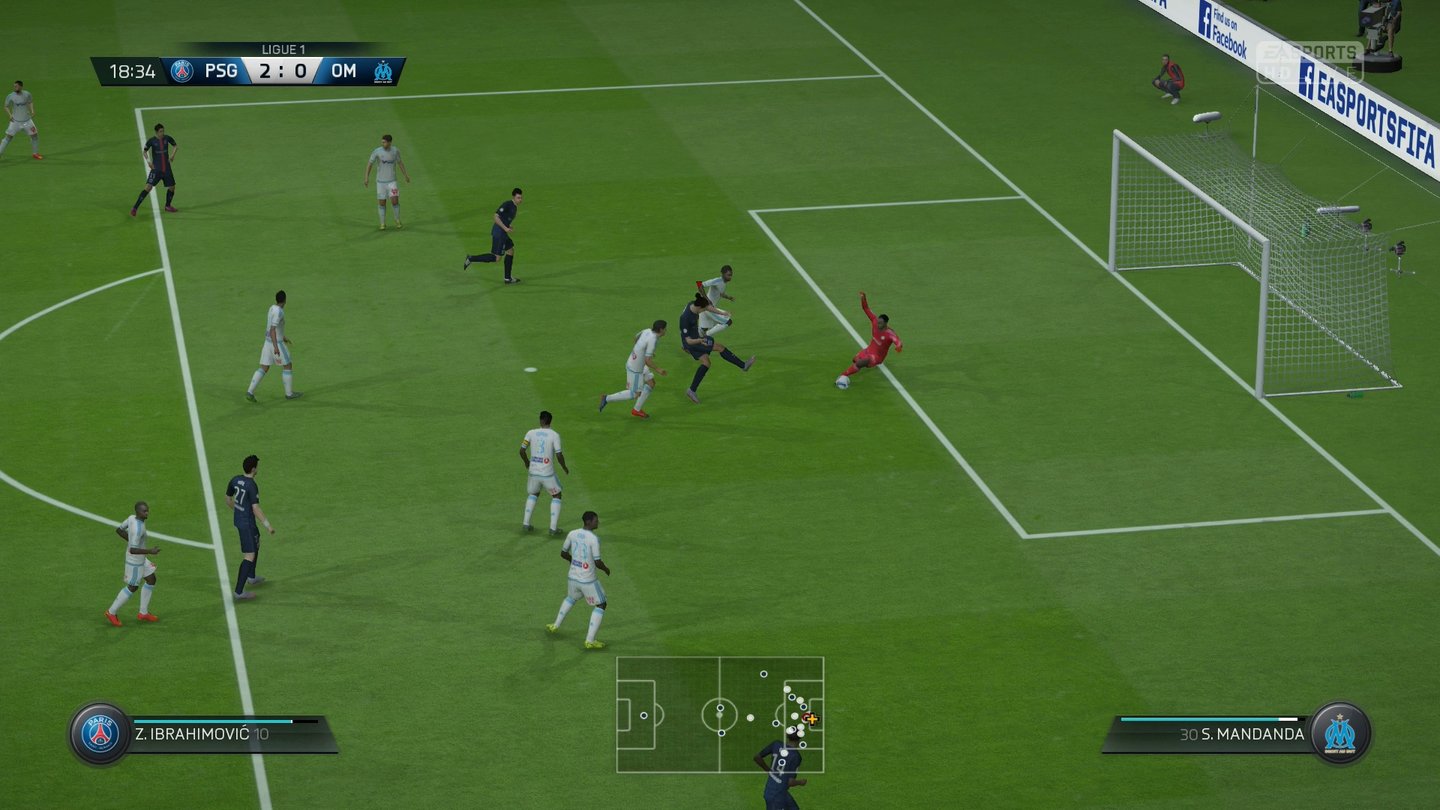 FIFA 16Edeltechniker Zlatan Ibrahimovic hat sich durch Marseilles Abwehr gedribbelt und versenkt zum 3:0 – Starspieler wie der Schwede können bei FIFA 16 den Unterschied ausmachen.