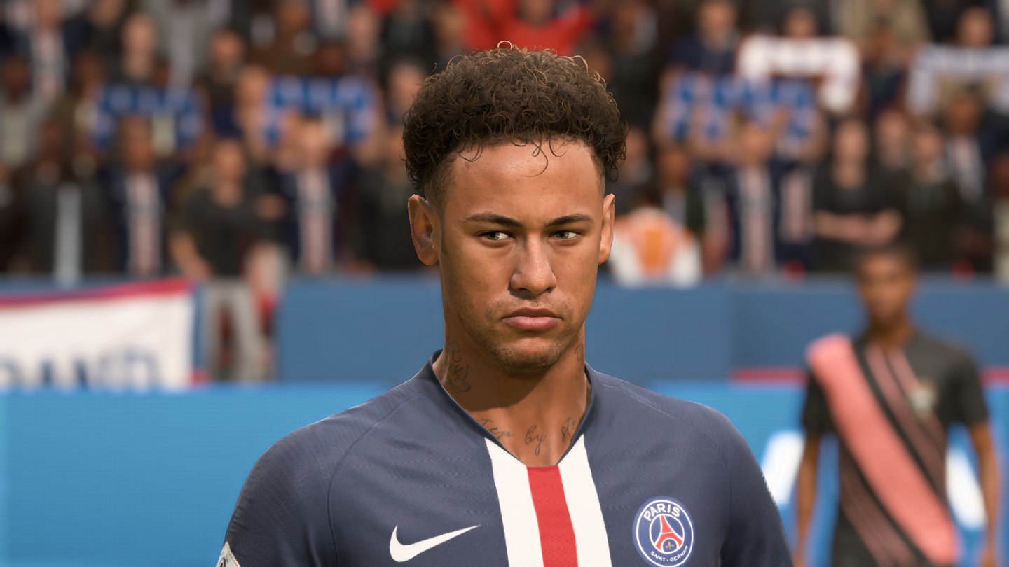 FIFA 20Die Spielermodelle sehen (zumindest bei prominenten Spielern wie Neymar) wieder top aus, selbst die Löckchen und die Tattoos von Neymar stimmen.