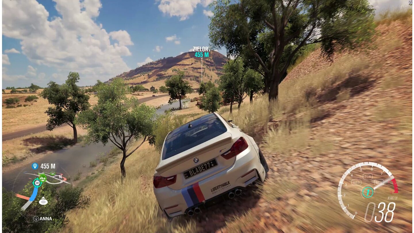 Forza Horizon 3Durchs Outback brettert es sich holprig. Alle vier Riesenlandschaften Australiens unterscheiden sich spürbar.