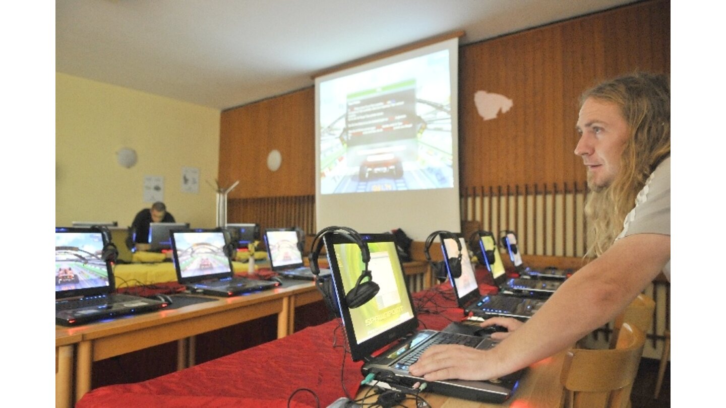 gamescamp 2011Gespielt wurde unter anderem Trackmania.