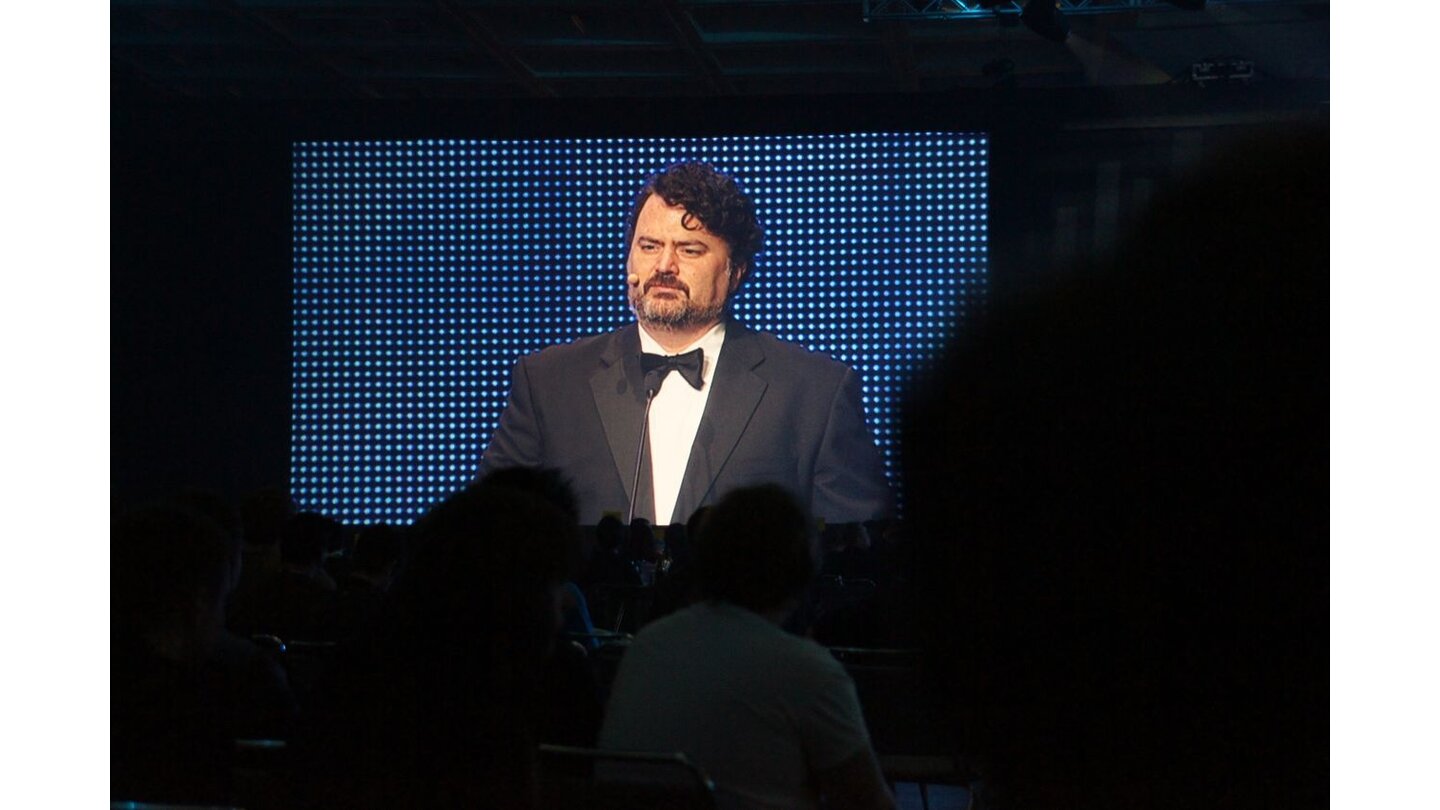 GDC 2011 DesignerSchweinelustig und mit vielen Insider-Gags führte Tim Schafer (Monkey Island, Brütal Legend, Stacking) als Moderator durch die Game Developers Choice Awards.