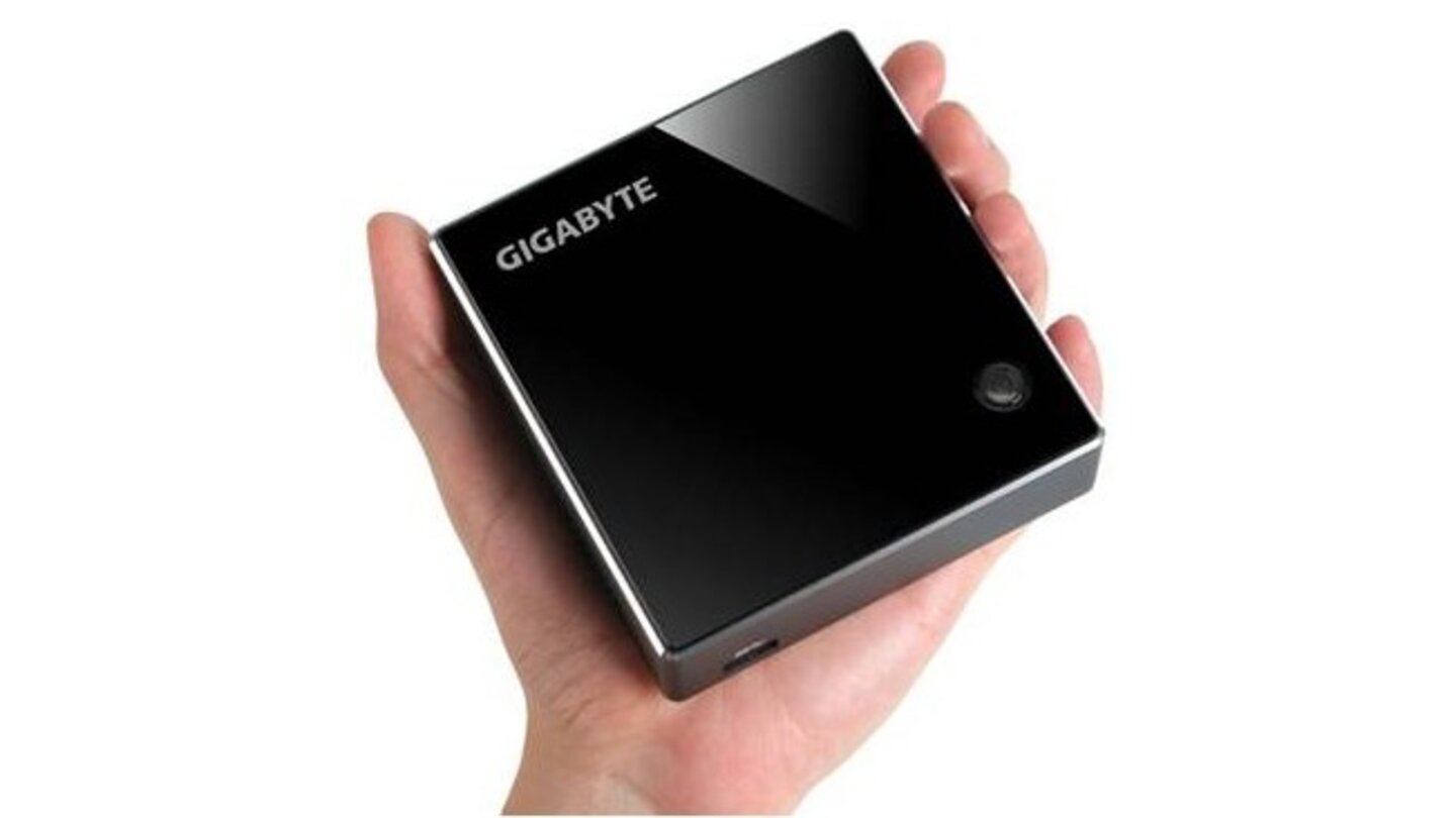 Gigabyte Brix - Desktop in der Hand