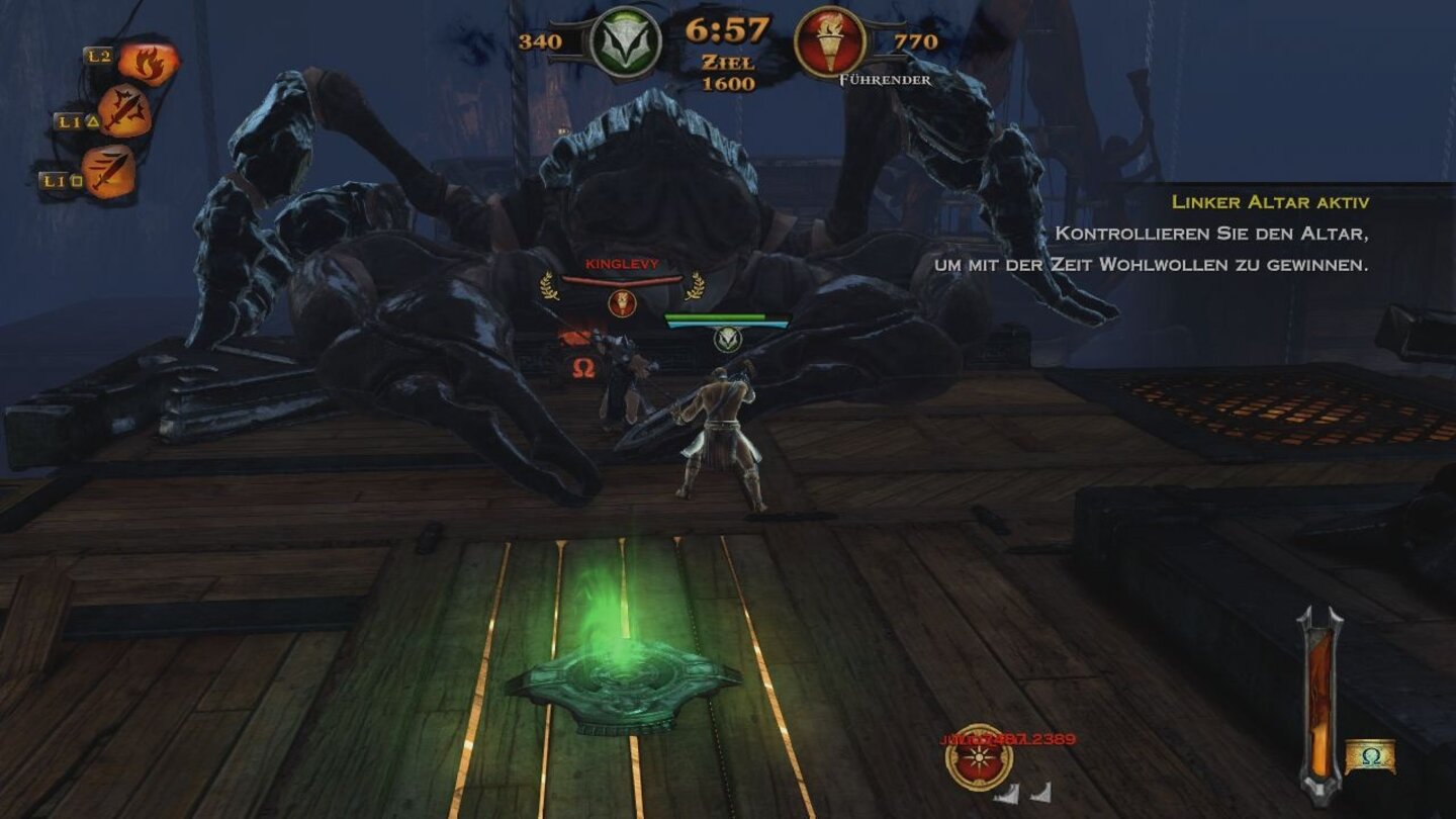 God of War: Ascension (Multiplayer)In den Levels tauchen immer unvermittelt Gefahren wie dieser Riesenskorpion auf.
