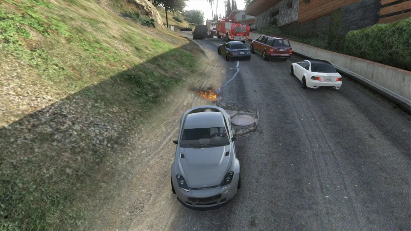 GTA 5 – Fehlzündung bei Sportwagen
Mit den Feuerstößen aus dem Auspuff, aufgrund einer Fehlzündung, können Benzinspuren entzündet werden.