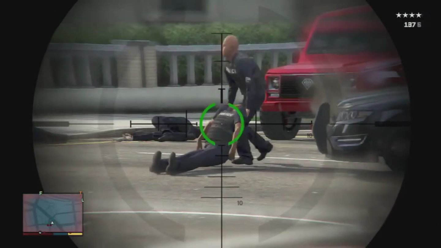 GTA 5 – Angeschossen
Trifft man während einer Schießerei einen Polizisten ins Bein, wird der Getroffene manchmal von einem Kollegen in Deckung gezogen.