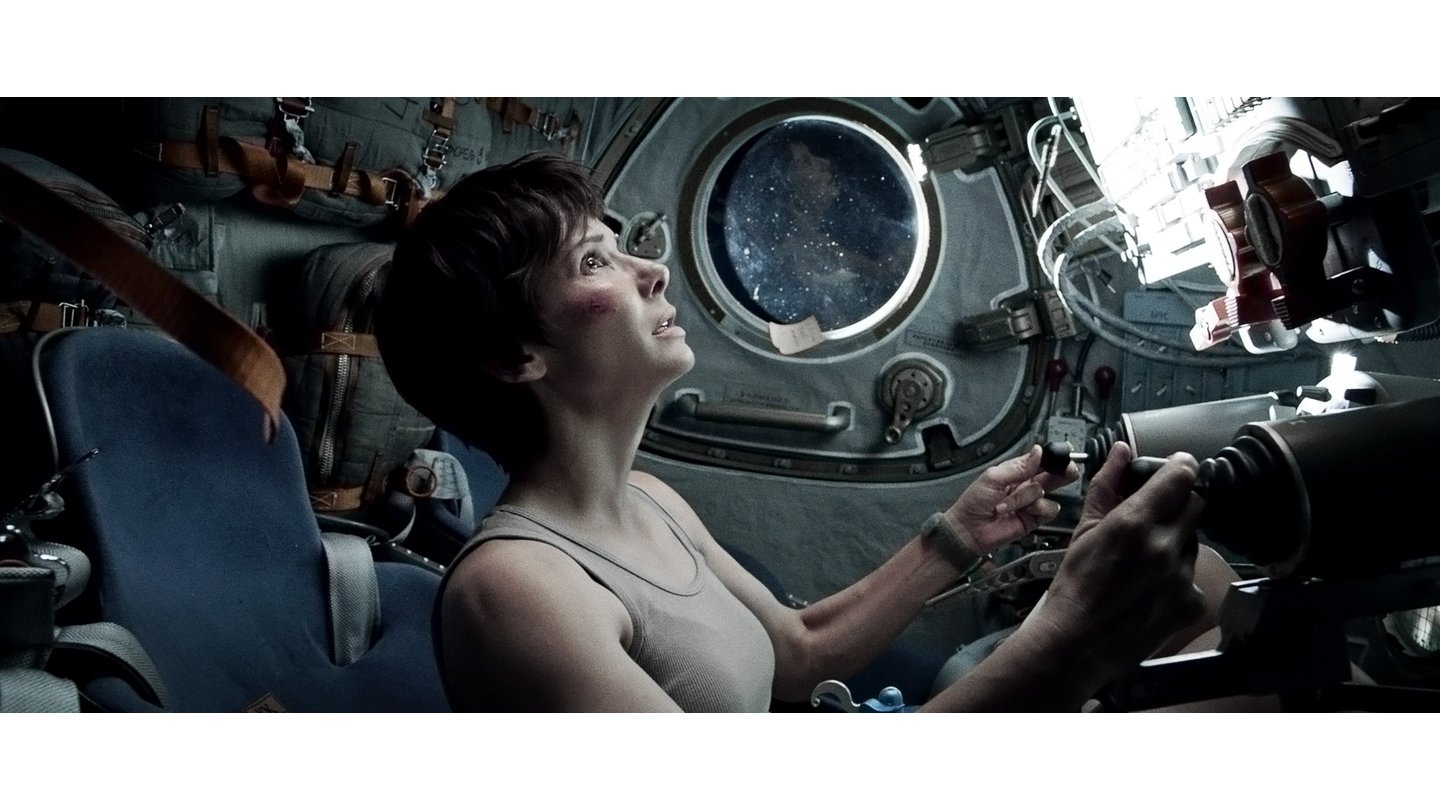 GravityNeben Natalie Portman wurde die Rolle auch Angelina Jolie angeboten. Die sagte jedoch zweimal ab. Sandra Bullock wird sich freuen: Gravity könnte ihr den zweiten Oscar einbringen.