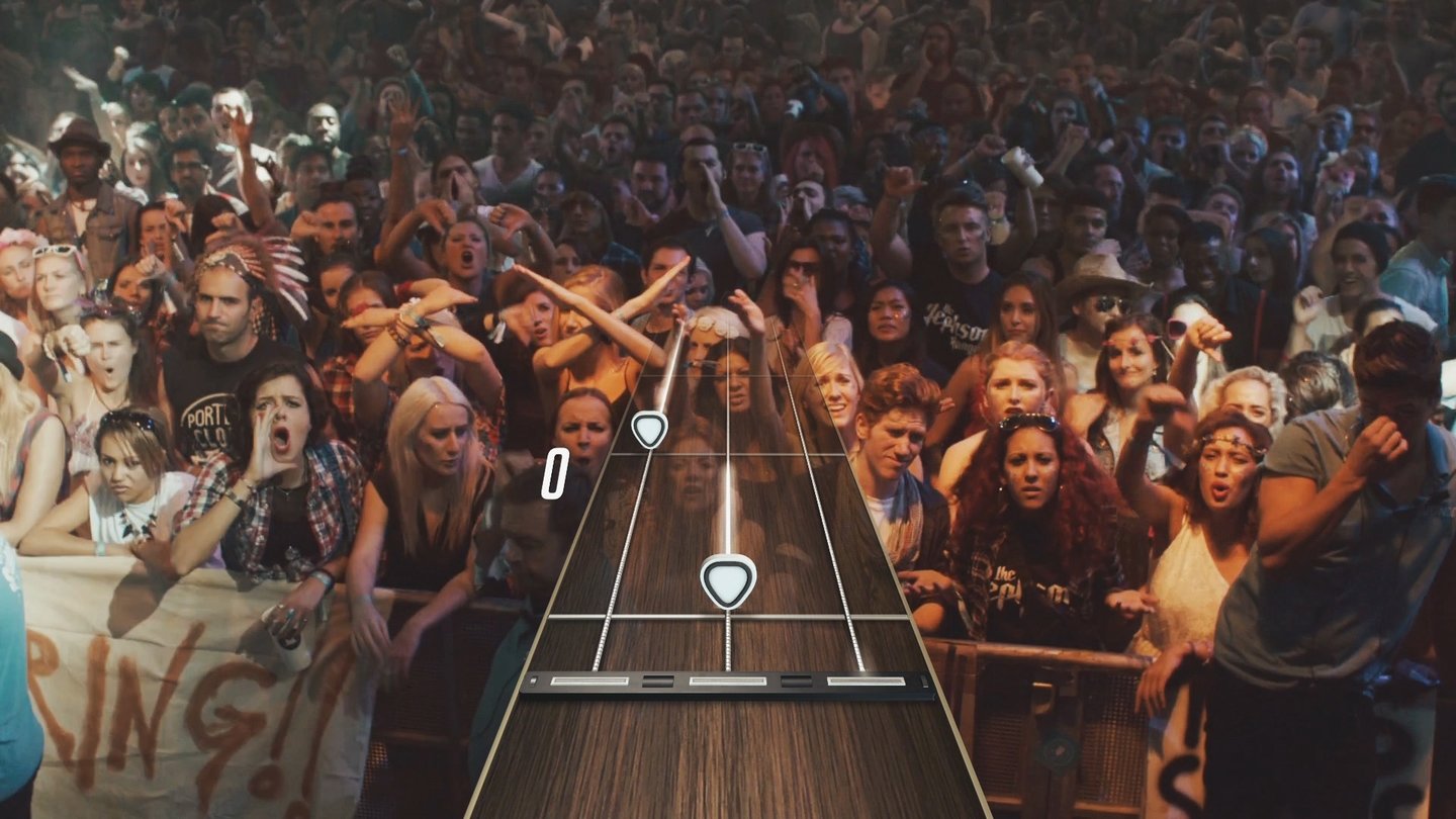 Guitar Hero LiveMit unmusikalischen Möchtegern-Rockern geht die Meute nicht so freundlich um – das Gepöbel kommt erstaunlich echt rüber.