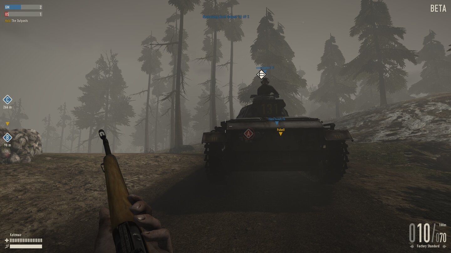 Heroes + GeneralsHinter einem Panzer ist es immer sicherer als davor.